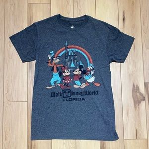 Disney World Official Theme Park T-Shirt Never Worn Size Small Unisex